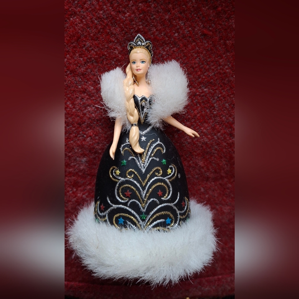 Hallmark Keepsake 2006 Barbie Celebration Ornament Series Edition Blonde Barbie